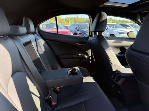 Used 2023 Lexus UX 250h F Sport image 16