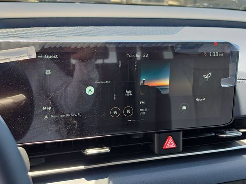 New 2026 Kia Carnival EX FWD image 24