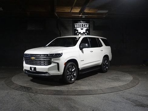 Used 2021 Chevrolet Tahoe Premier w/ Premium Package AWD/4WD image 3