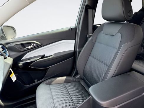 New 2026 Chevrolet Trax LT w/ Driver Confidence Package image 25