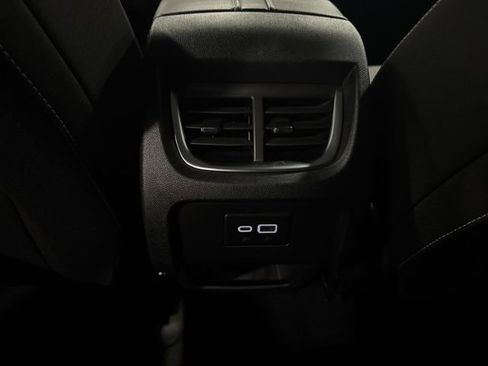 Used 2025 Chevrolet Blazer LT image 19