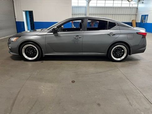 Used 2019 Nissan Altima 2.5 SR w/ SR Premium Package FWD image 6
