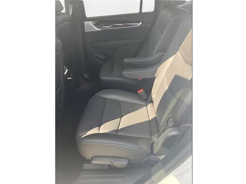 Certified 2024 Cadillac XT6 Premium Luxury w/ Technology Package AWD/4WD image 9