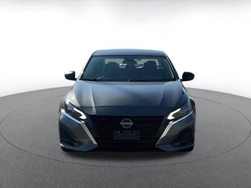 Used 2025 Nissan Altima 2.5 SV image 4