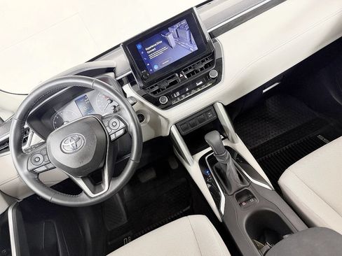 Used 2023 Toyota Corolla Cross LE w/ Moonroof Package AWD/4WD image 57
