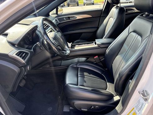 Used 2019 Lincoln MKZ Premiere FWD image 18