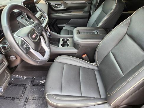 Used 2022 GMC Yukon XL SLT w/ SLT Luxury Package AWD/4WD image 4