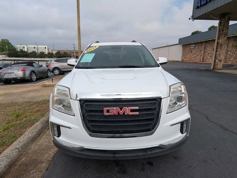 Used 2017 GMC Terrain SLE w/ Convenience Package FWD image 2