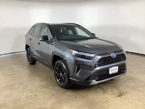 Used 2023 Toyota RAV4 XSE AWD/4WD image 3