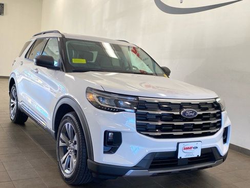 New 2026 Ford Explorer Active w/ Active Comfort Package image 2