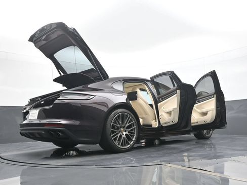Certified 2023 Porsche Panamera 4 Platinum Edition AWD/4WD image 28