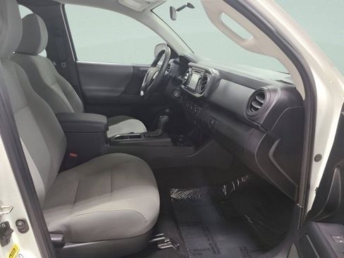 Used 2016 Toyota Tacoma SR RWD image 13
