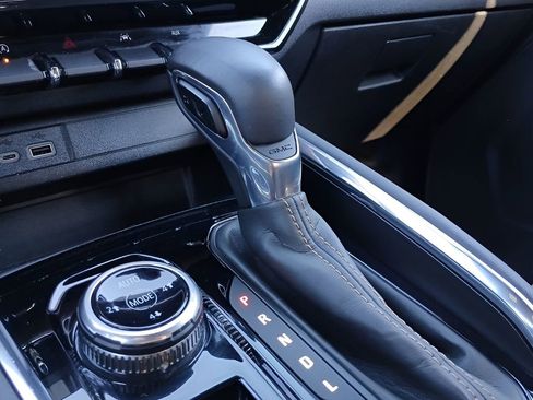 Used 2023 GMC Canyon AT4 w/ AT4 Premium Package image 11