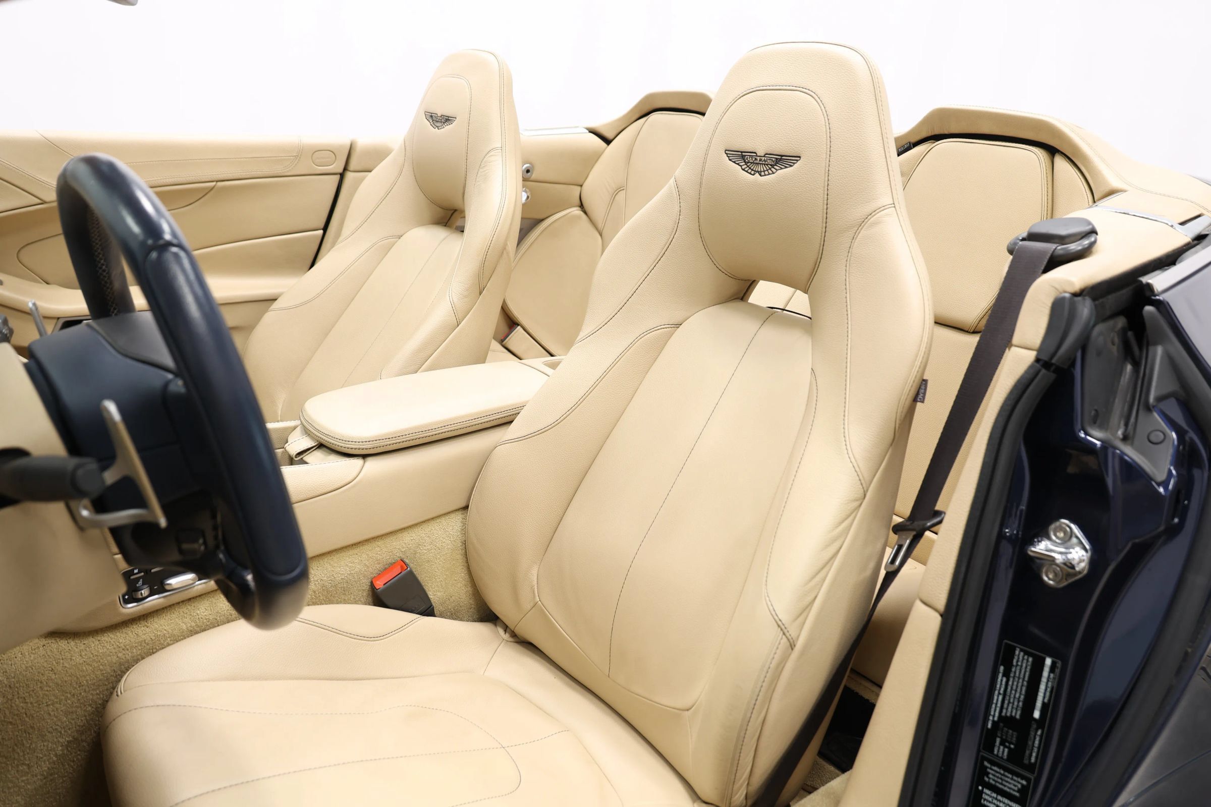 Used 2016 Aston Martin Vanquish Volante RWD image 16