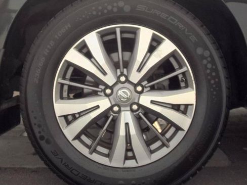 Used 2017 Nissan Pathfinder SL FWD image 7