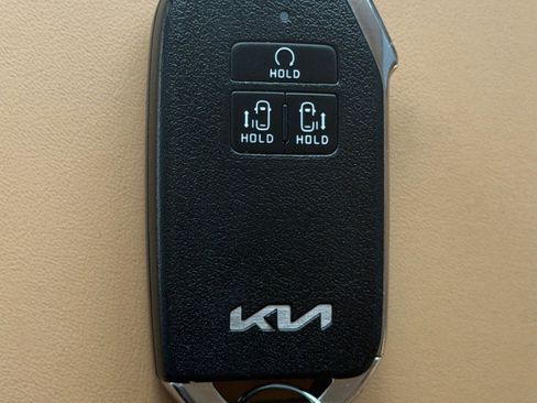 Certified 2024 Kia Carnival EX FWD image 43