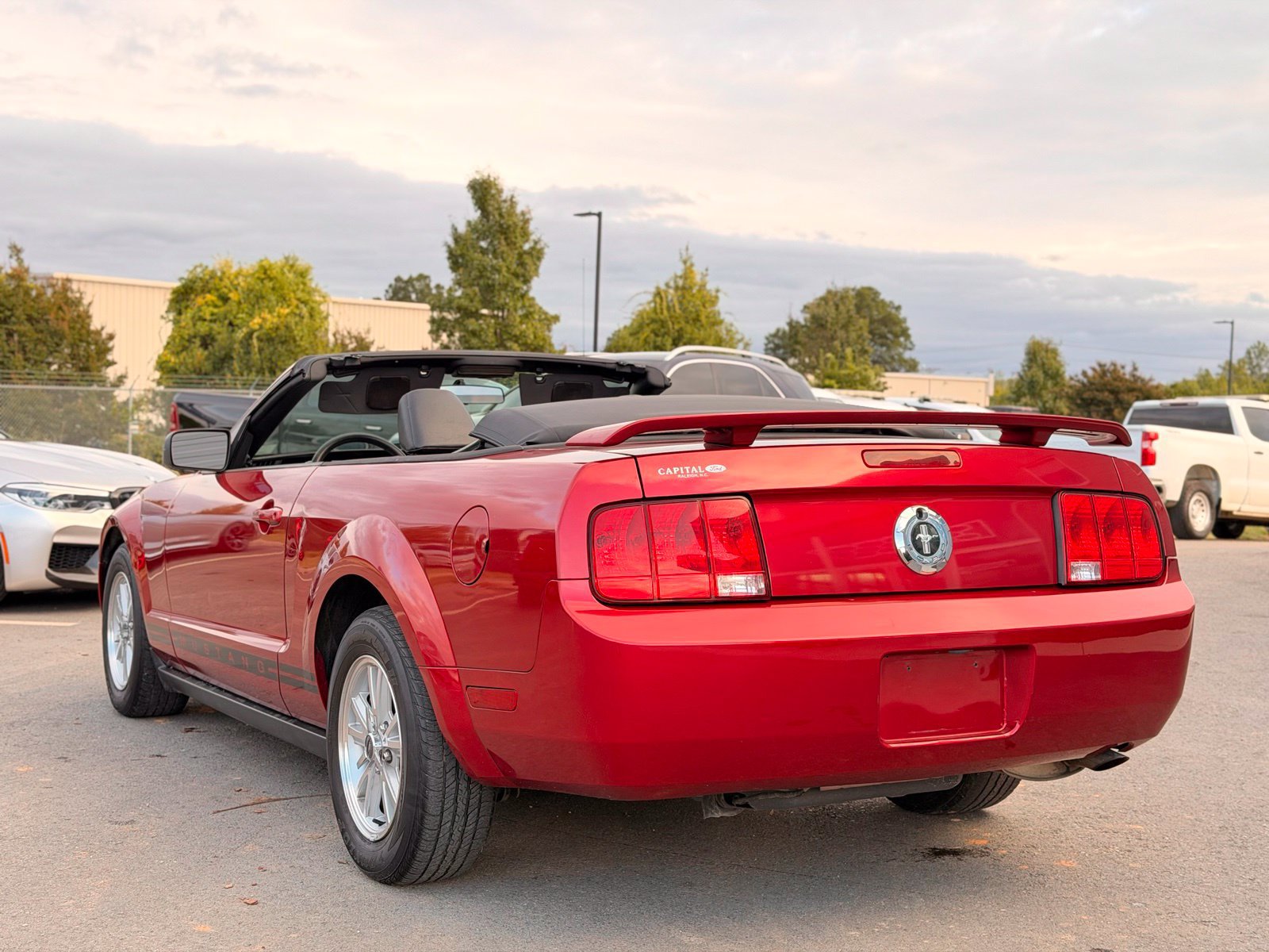 Used 2006 Ford Mustang Convertible RWD image 15