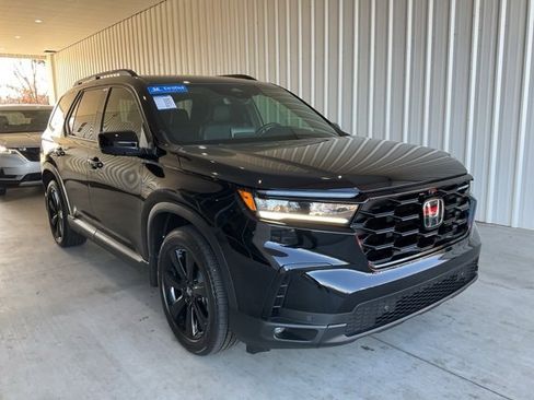 Certified 2025 Honda Pilot Black Edition image 30