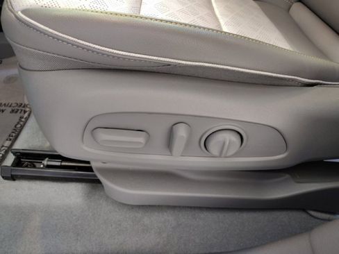 Used 2023 Chevrolet Bolt EUV Premier w/ Sun & Sound Package image 12