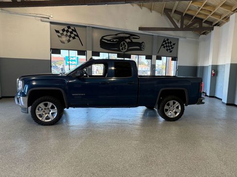 Used 2015 GMC Sierra 1500 SLE w/ SLE Value Package image 4