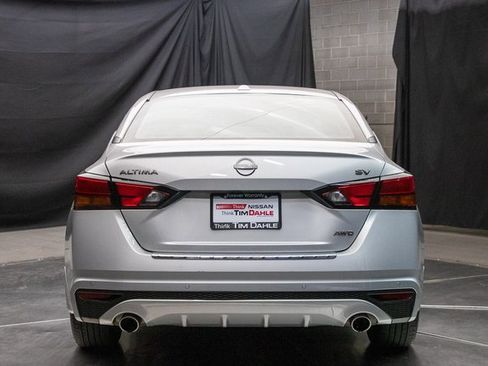 Used 2023 Nissan Altima 2.5 SV w/ SV Premium Package image 11