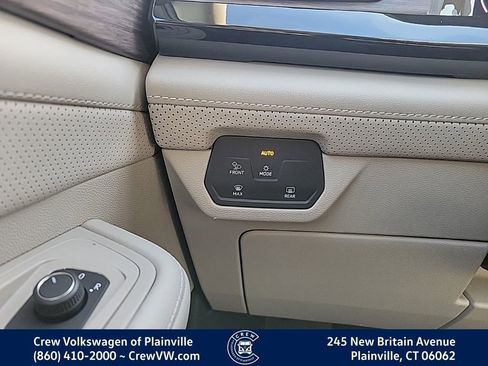 New 2026 Volkswagen Atlas SEL image 11