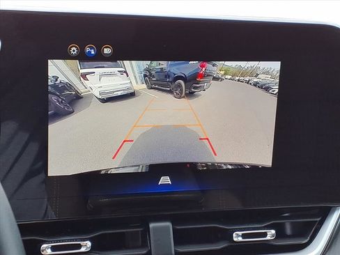 Used 2025 Chevrolet Equinox LT AWD/4WD image 17