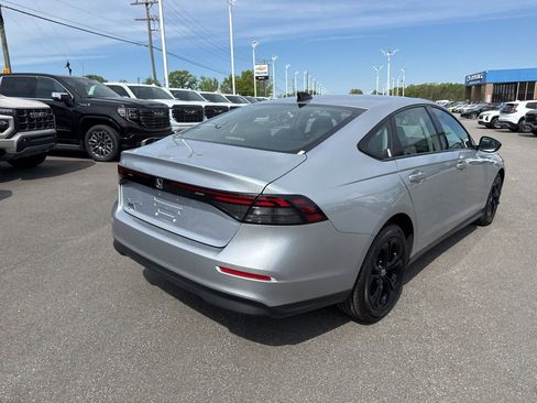 Used 2025 Honda Accord SE image 5