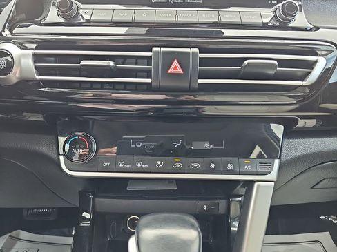 Used 2022 Kia Seltos EX image 28