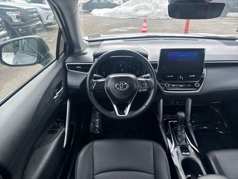 Used 2024 Toyota Corolla Cross XLE w/ Convenience Package image 13
