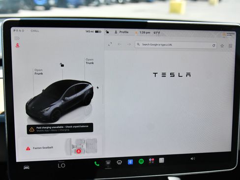 Used 2022 Tesla Model Y Performance AWD/4WD image 22
