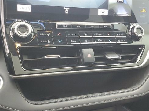 Used 2020 Toyota Highlander Limited Platinum image 32