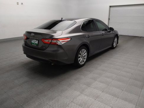 Used 2019 Toyota Camry LE FWD image 9
