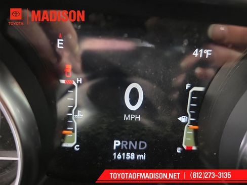 Used 2022 Jeep Gladiator Willys image 16