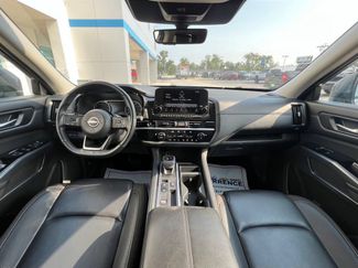 Used 2025 Nissan Pathfinder SL FWD video 2