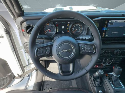 New 2025 Jeep Wrangler Unlimited Rubicon image 30