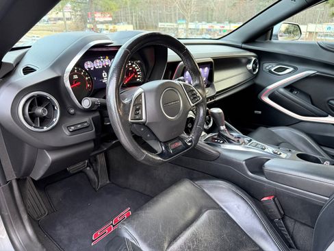 Used 2020 Chevrolet Camaro SS image 21