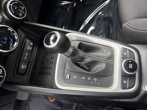 Used 2026 Hyundai Venue SEL FWD image 18