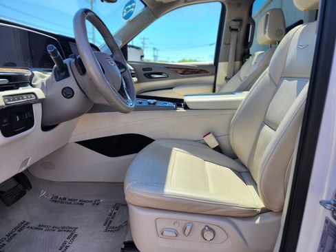 Used 2023 Cadillac Escalade Sport Platinum w/ Heavy-Duty Trailer Package AWD/4WD image 18