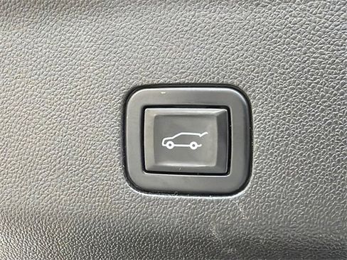 Used 2021 Chevrolet Tahoe High Country w/ Premium Package image 19