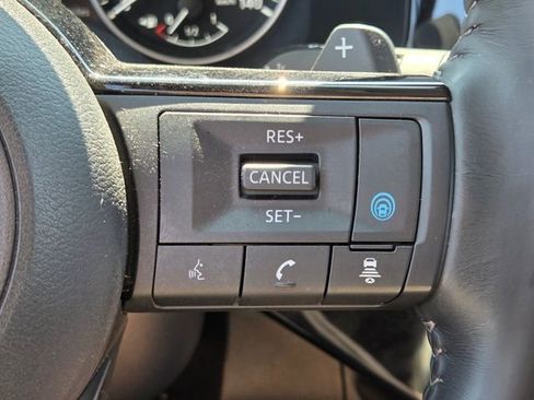 Used 2023 Nissan Pathfinder Platinum w/ Black Appearance Package AWD/4WD image 26