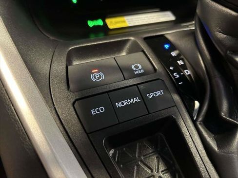 Certified 2025 Toyota RAV4 XLE w/ Convenience Package FWD image 21