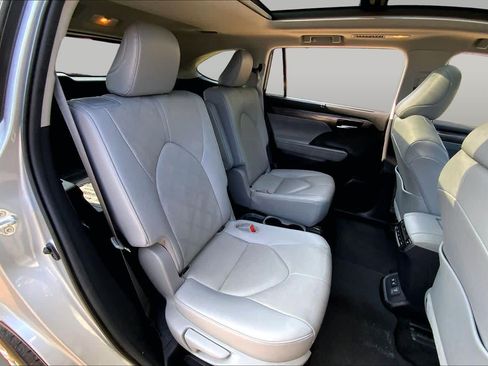 Used 2020 Toyota Highlander Platinum AWD/4WD image 51