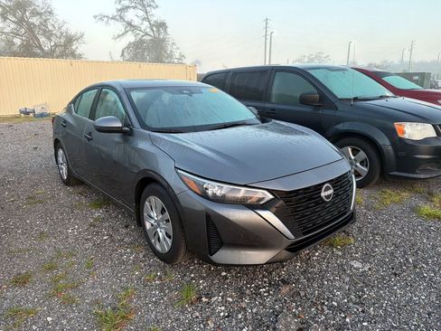 Used 2025 Nissan Sentra S image 3