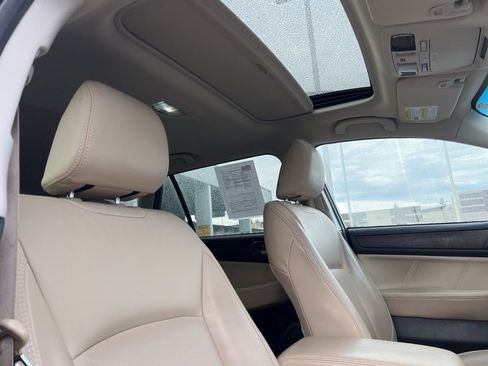 Used 2019 Subaru Outback 3.6R Limited w/ Popular Package #2 image 5