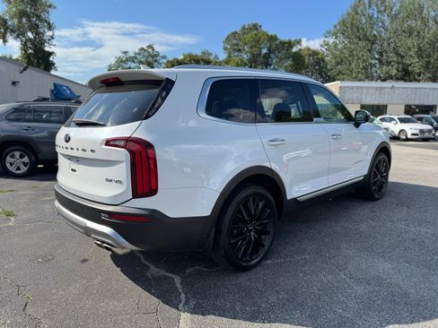 Used 2020 Kia Telluride SX w/ SX Prestige Package image 3
