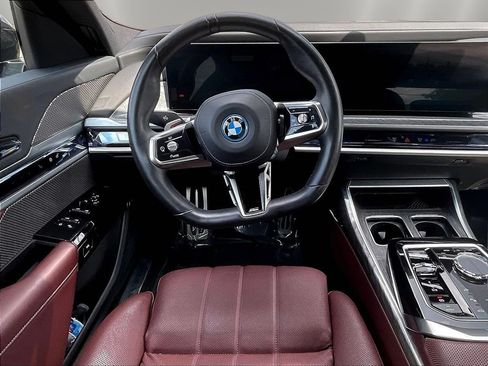 Used 2024 BMW i7 xDrive60 AWD/4WD image 8
