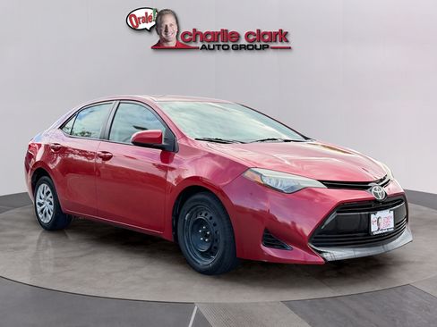 Used 2017 Toyota Corolla LE FWD image 9