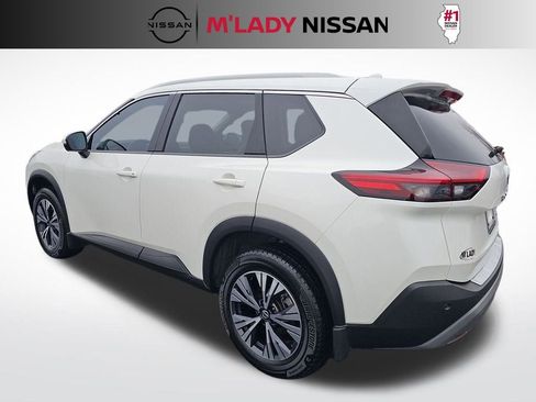 Used 2021 Nissan Rogue SV w/ Premium Package image 7