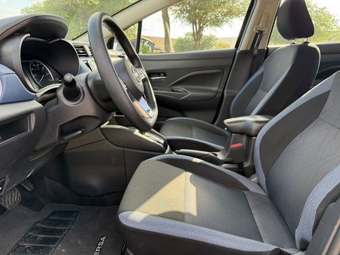 Used 2025 Nissan Versa SV FWD image 27